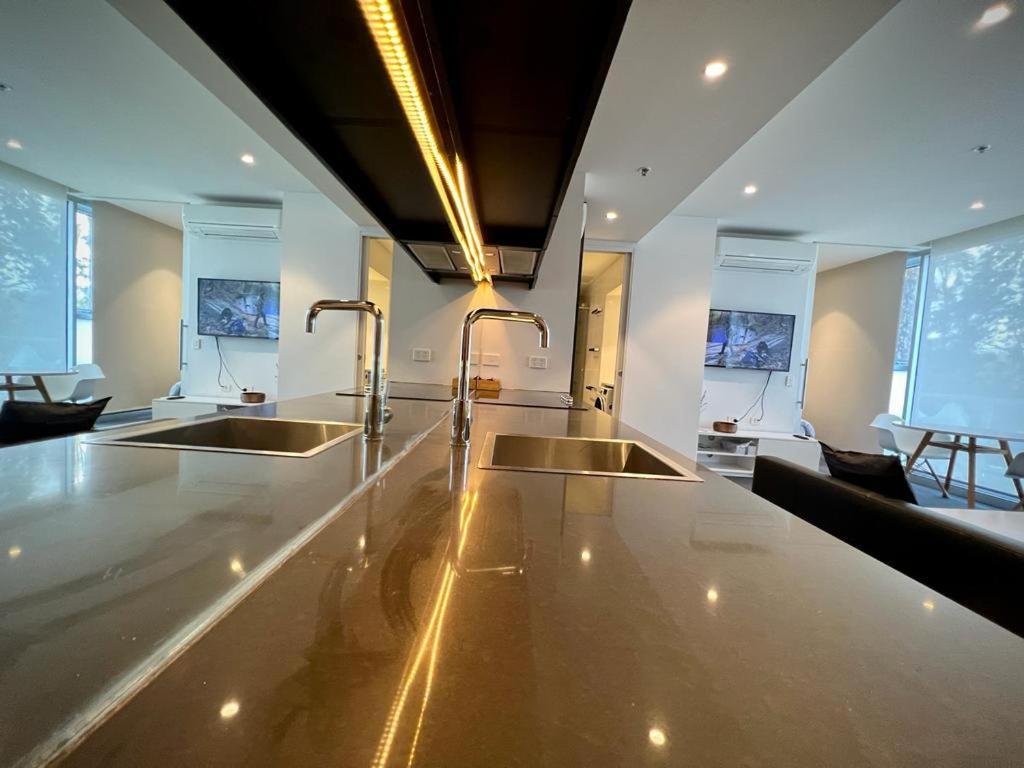 Luxury 2 Bedroom Suite Near Adelaide With A Car Park Broadview المظهر الخارجي الصورة